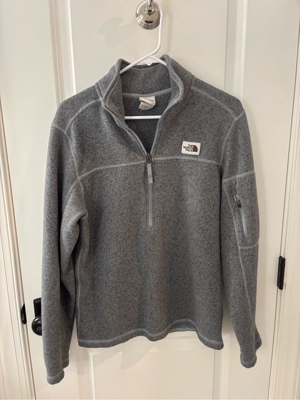 The North Face Men's Gray Quarter-Zip Fleece Pullover